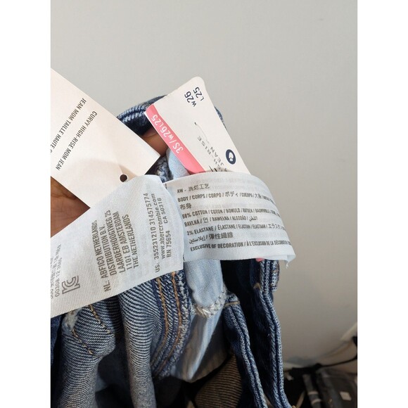 Hollister Women Curvy High Rise Distressed Crop Mom Jeans Sz 26 Hippie Grunge - Picture 10 of 11